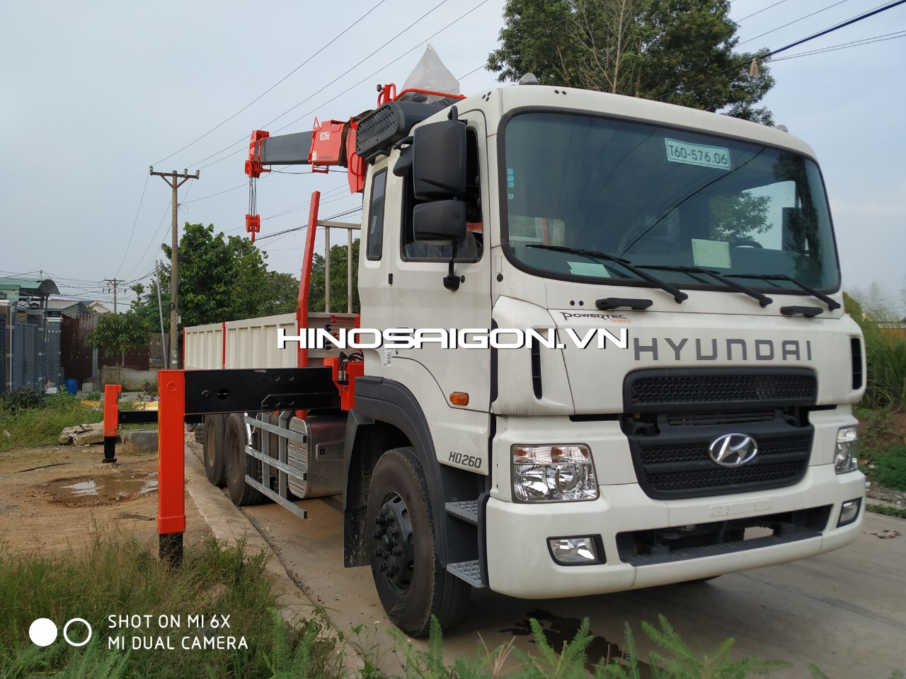 Hyundai hd260 lắp cẩu Kanglim KS2056 (8 tấn 6 khúc) tải trọng 9,2 tấn