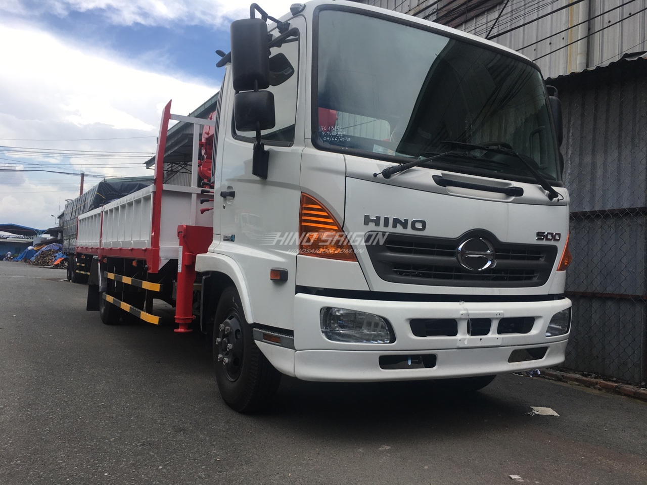 Hino FC9JLTC gắn cẩu unic URV344 tải trọng 5.2 tấn