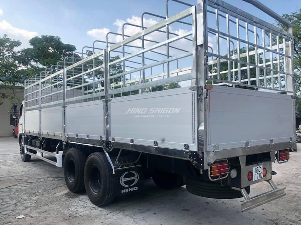 Hino FL8JW7A thùng mui bạt nhôm tải trọng 14.300 kg