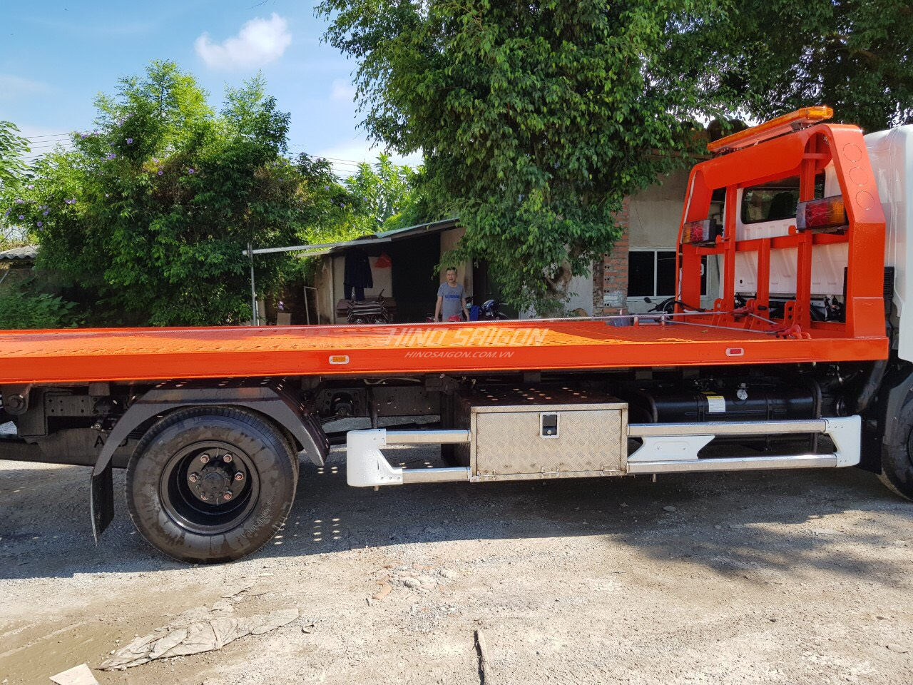 Hino XZU730L cứu hộ kéo chở xe tải trọng 3 tấn