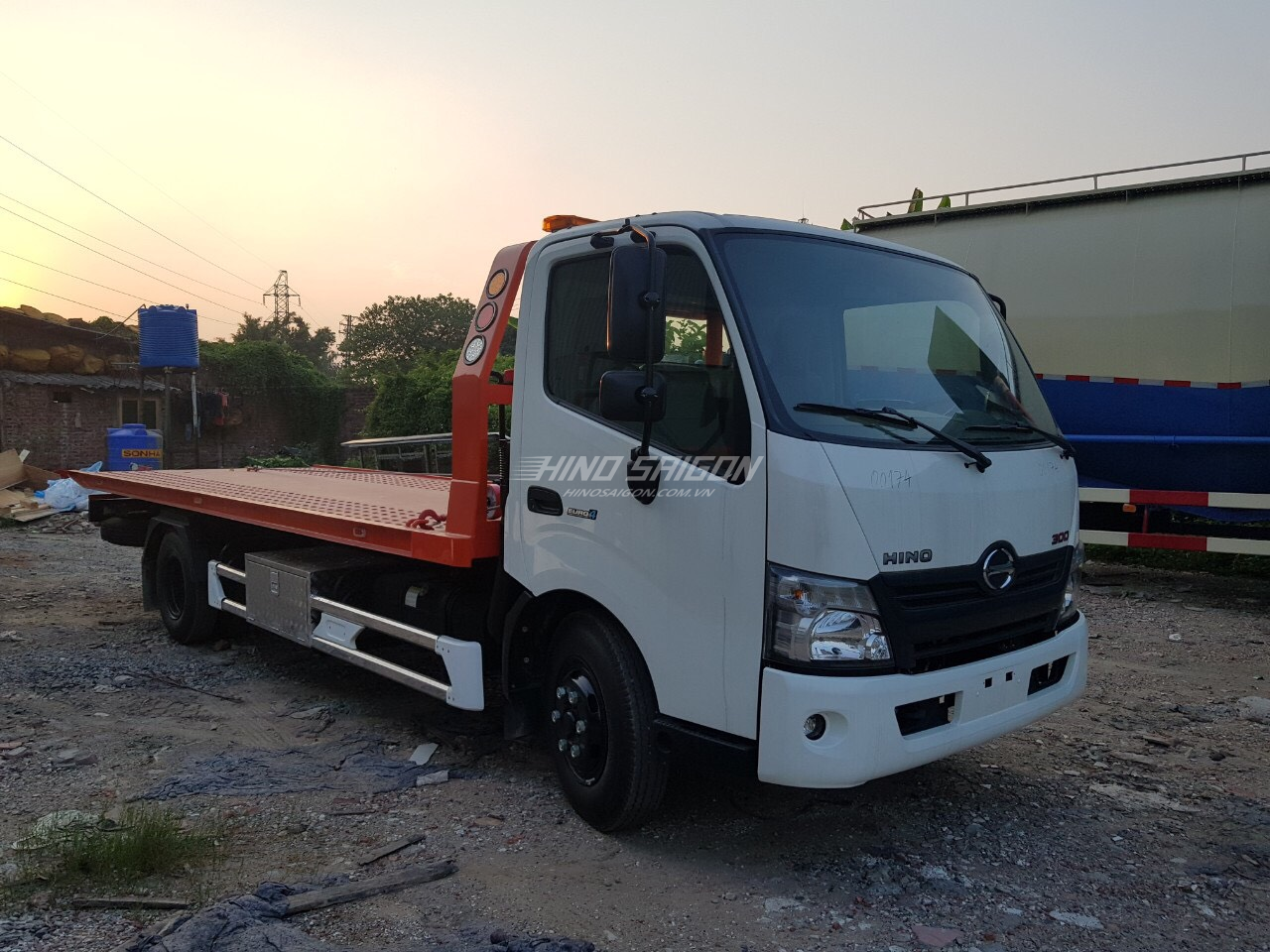 Hino XZU730L cứu hộ kéo chở xe tải trọng 3 tấn