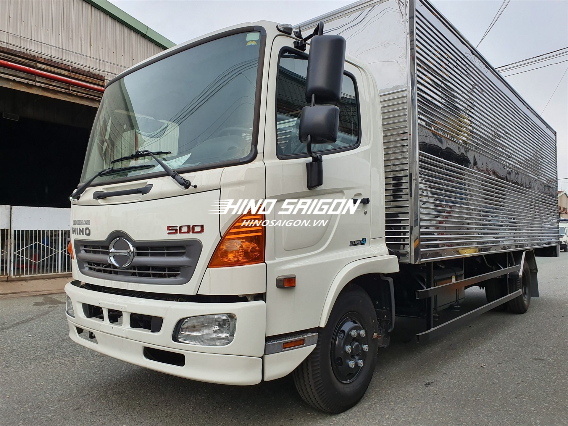 Hino FC9JLTC thùng kín tải chở 6.400 kg
