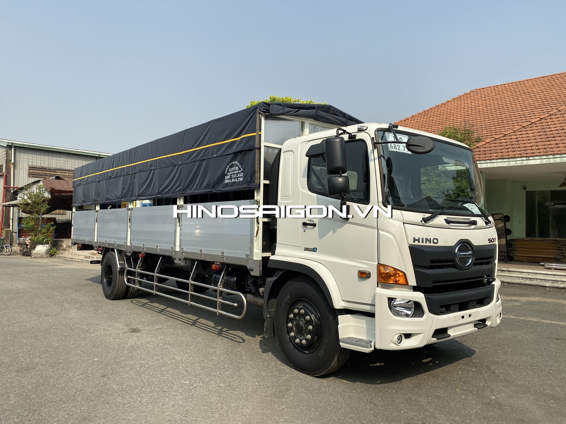 Hino FG8JTA7-G mui bạt nhôm tải 8.500 kg thùng 8.6 mét