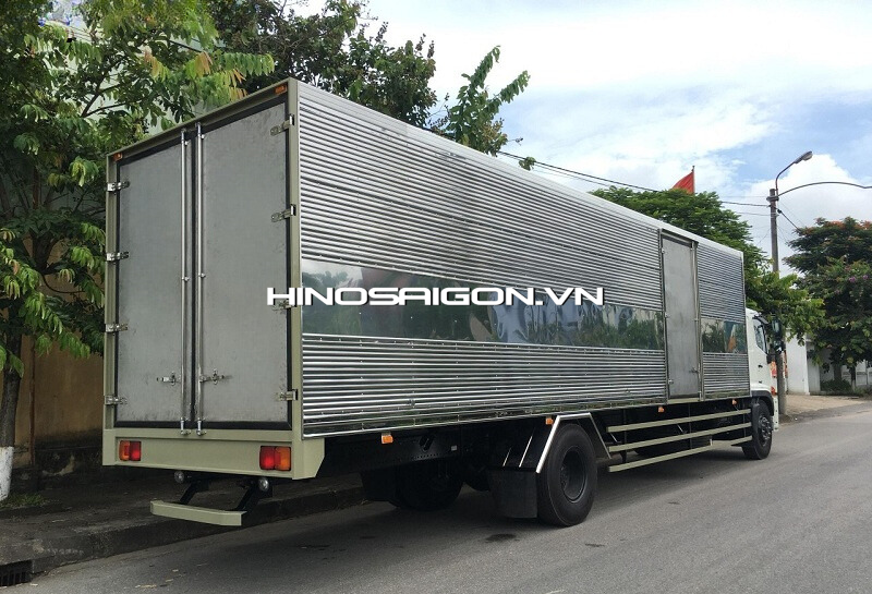 Hino FG8JT7A UTL – Hino 8 tấn thùng kín 10m