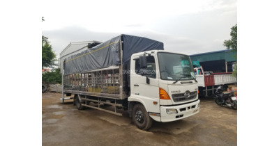 Hino FC9JLTC thùng chở heo tải trọng 5.2 tấn