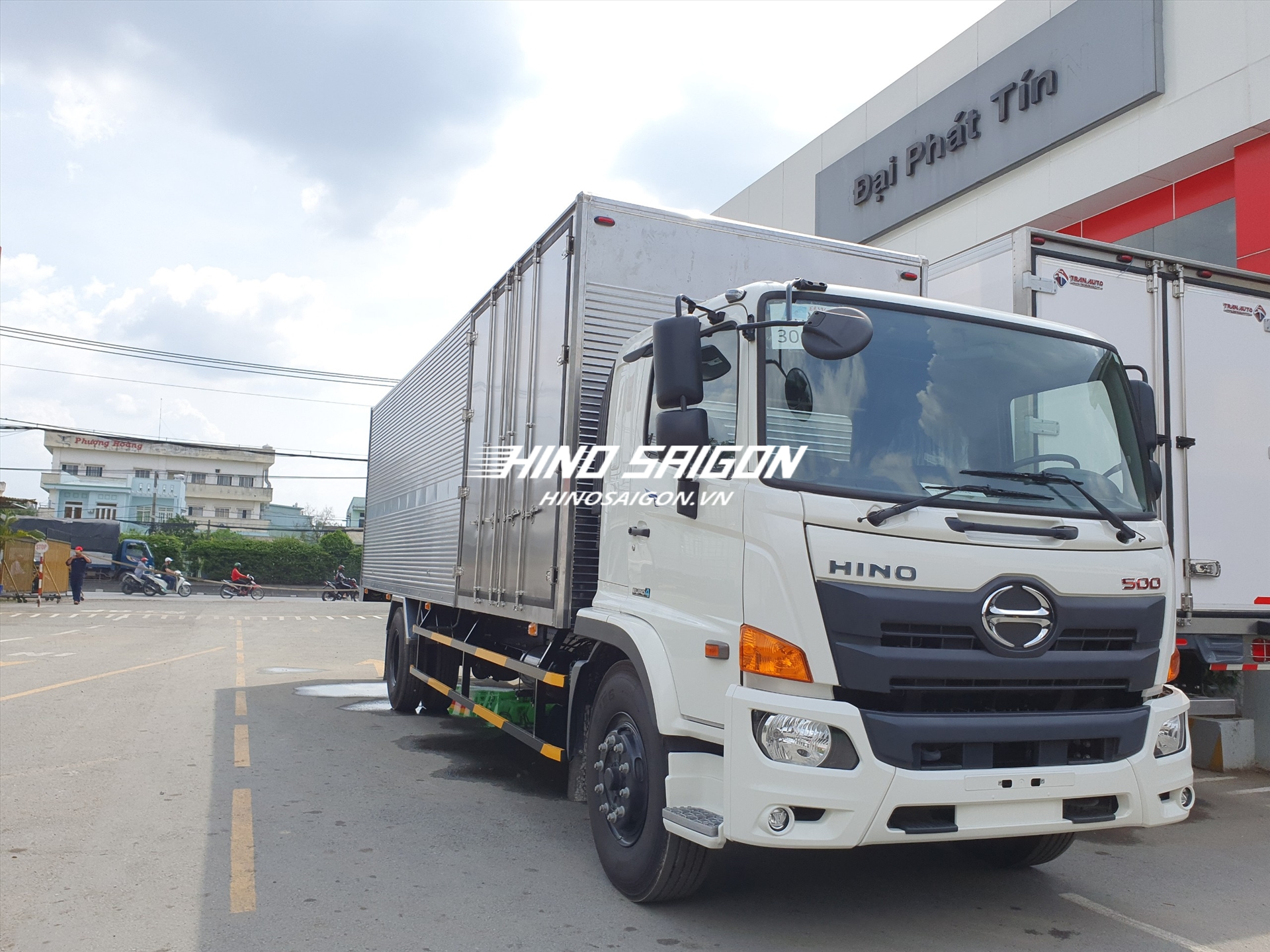 Tổng hợp giá xe tải và xe hino đang có sẵn tại Hino Sài Gòn